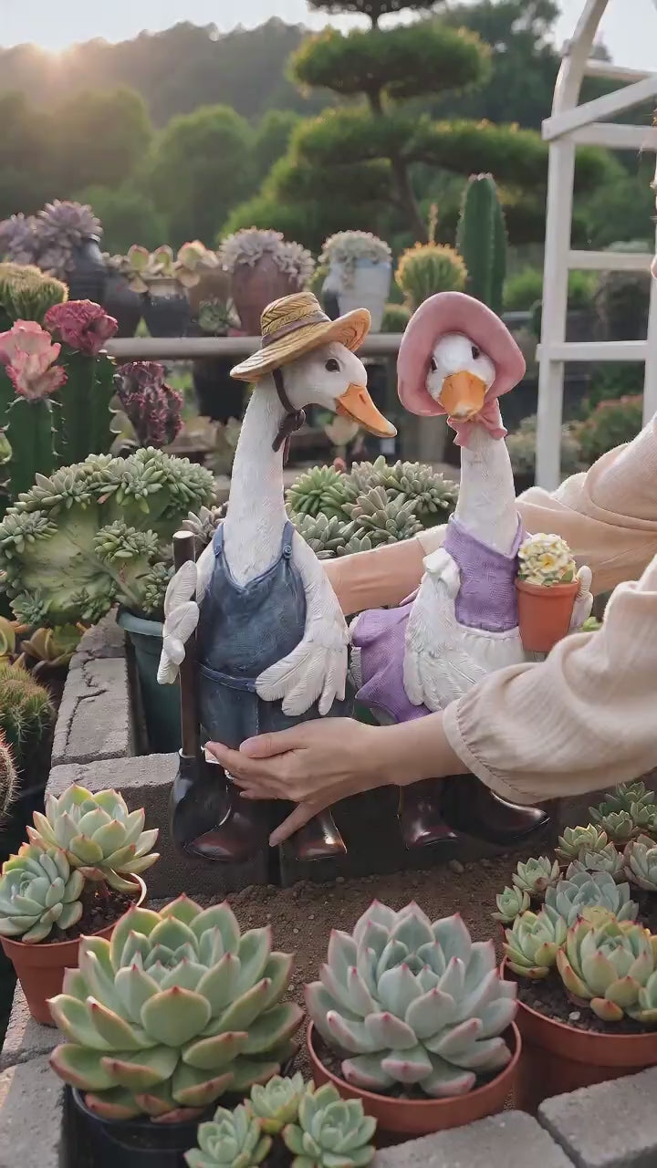 Resin Duck Garden Statue - Weatherproof Outdoor Decor