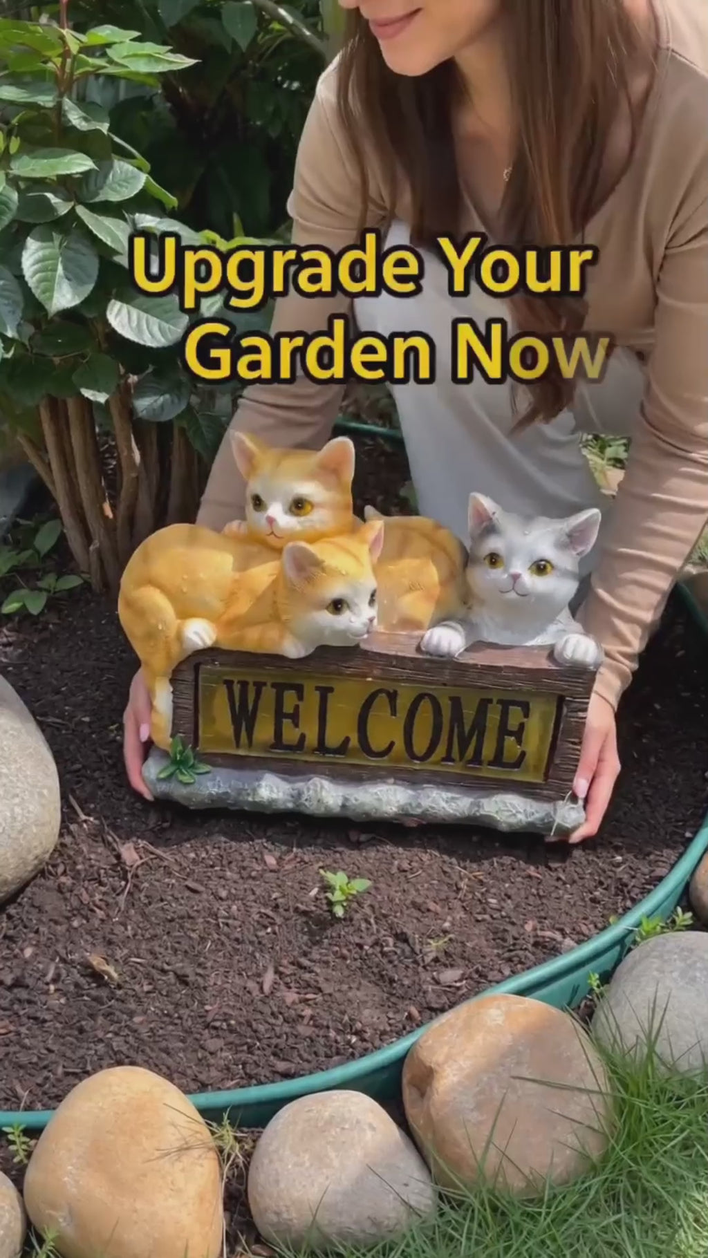 Solar Cat Garden Light - Resin Outdoor Statue with LED