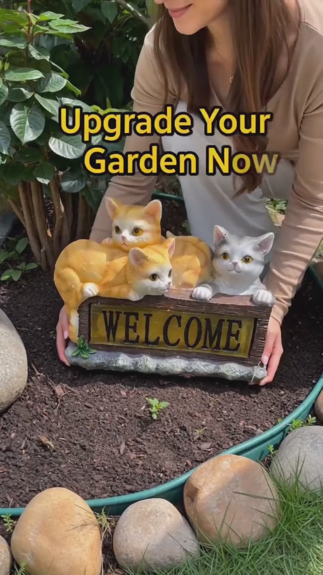 Solar Cat Garden Light - Resin Outdoor Statue with LED